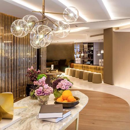 Barcelo Emperatriz Hotel Madrid Exterior photo The interior of the lounge