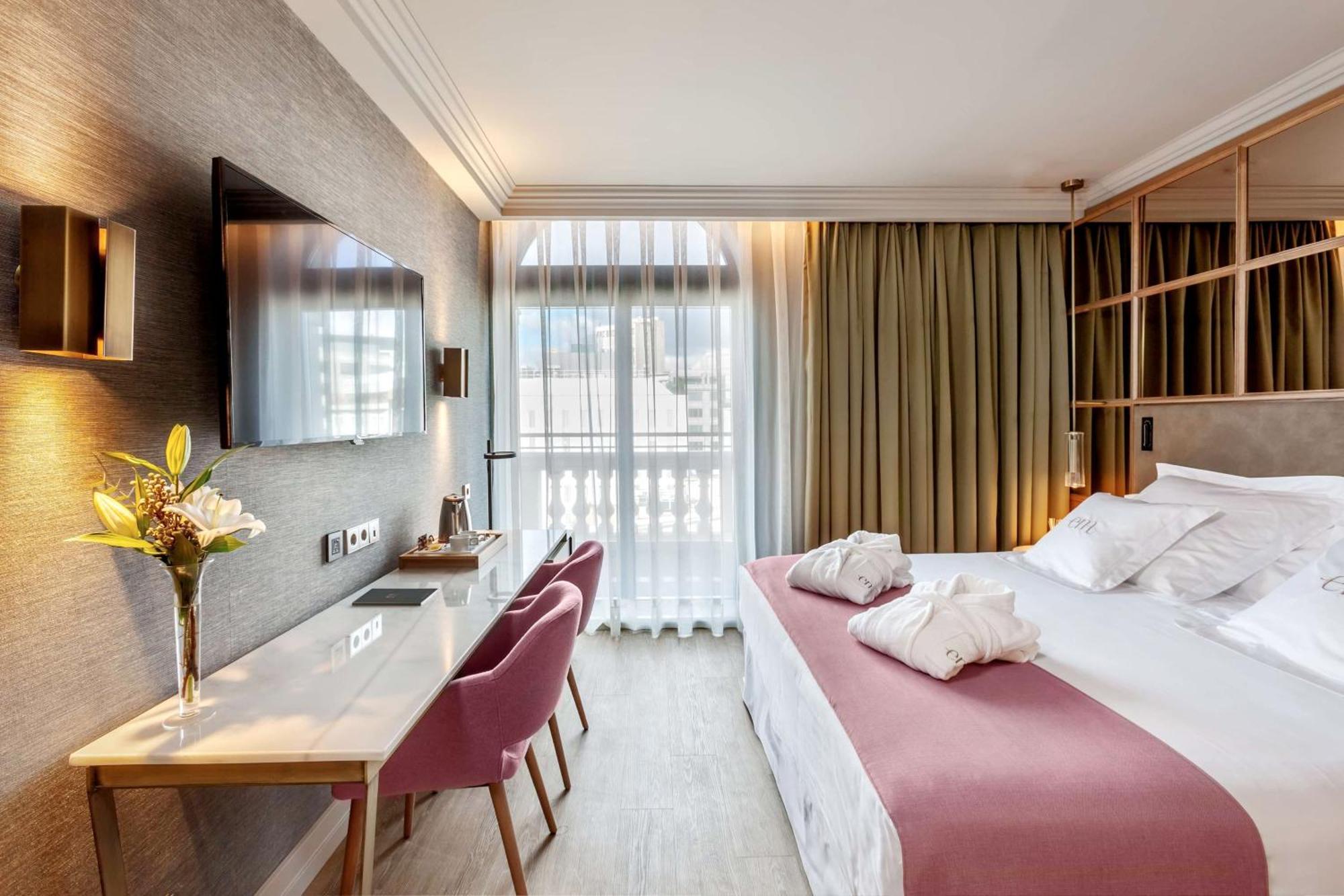 Barcelo Emperatriz Hotel Madrid Exterior photo Deluxe room