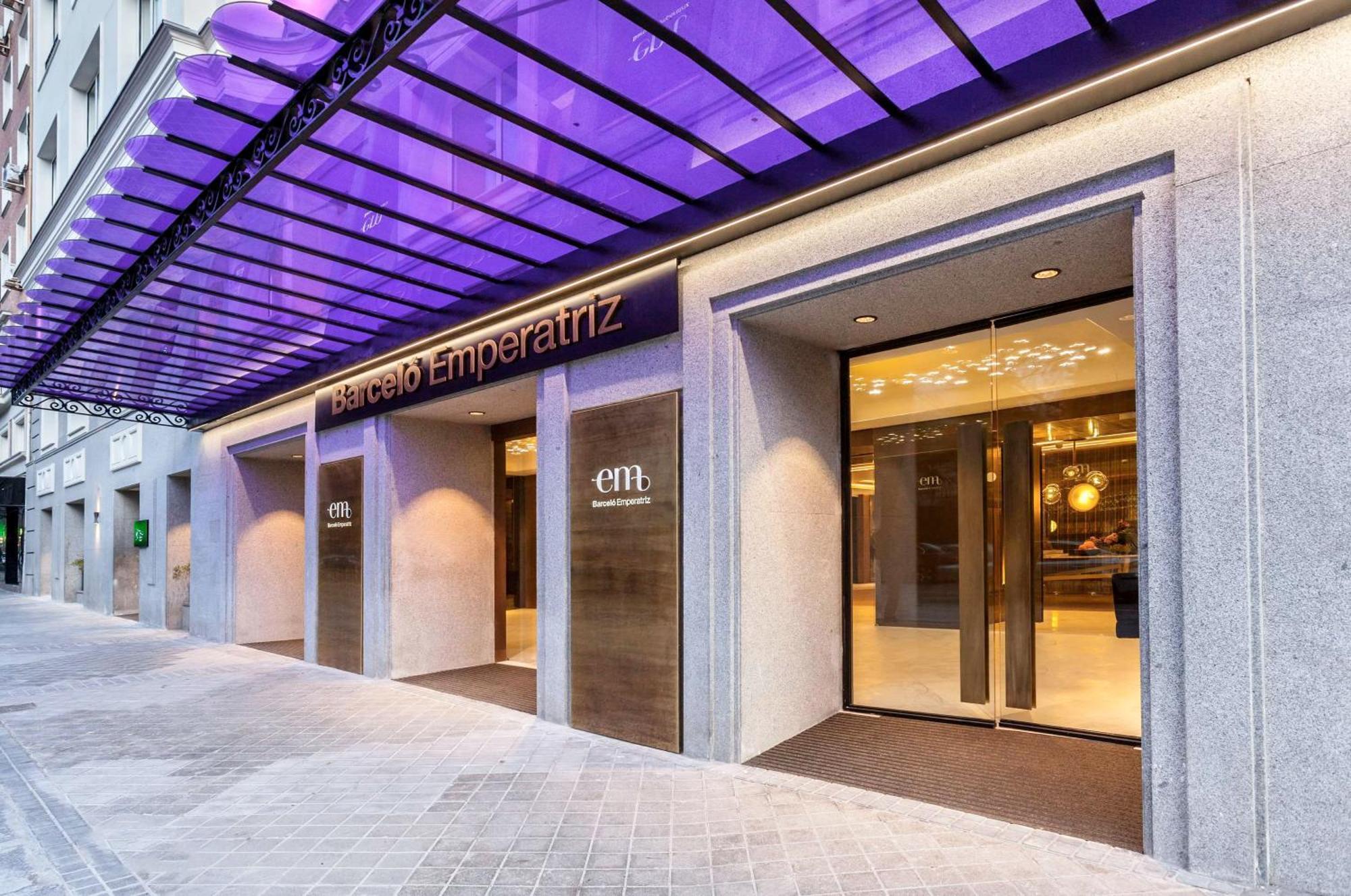 Barcelo Emperatriz Hotel Madrid Exterior photo Entrance of the hotel
