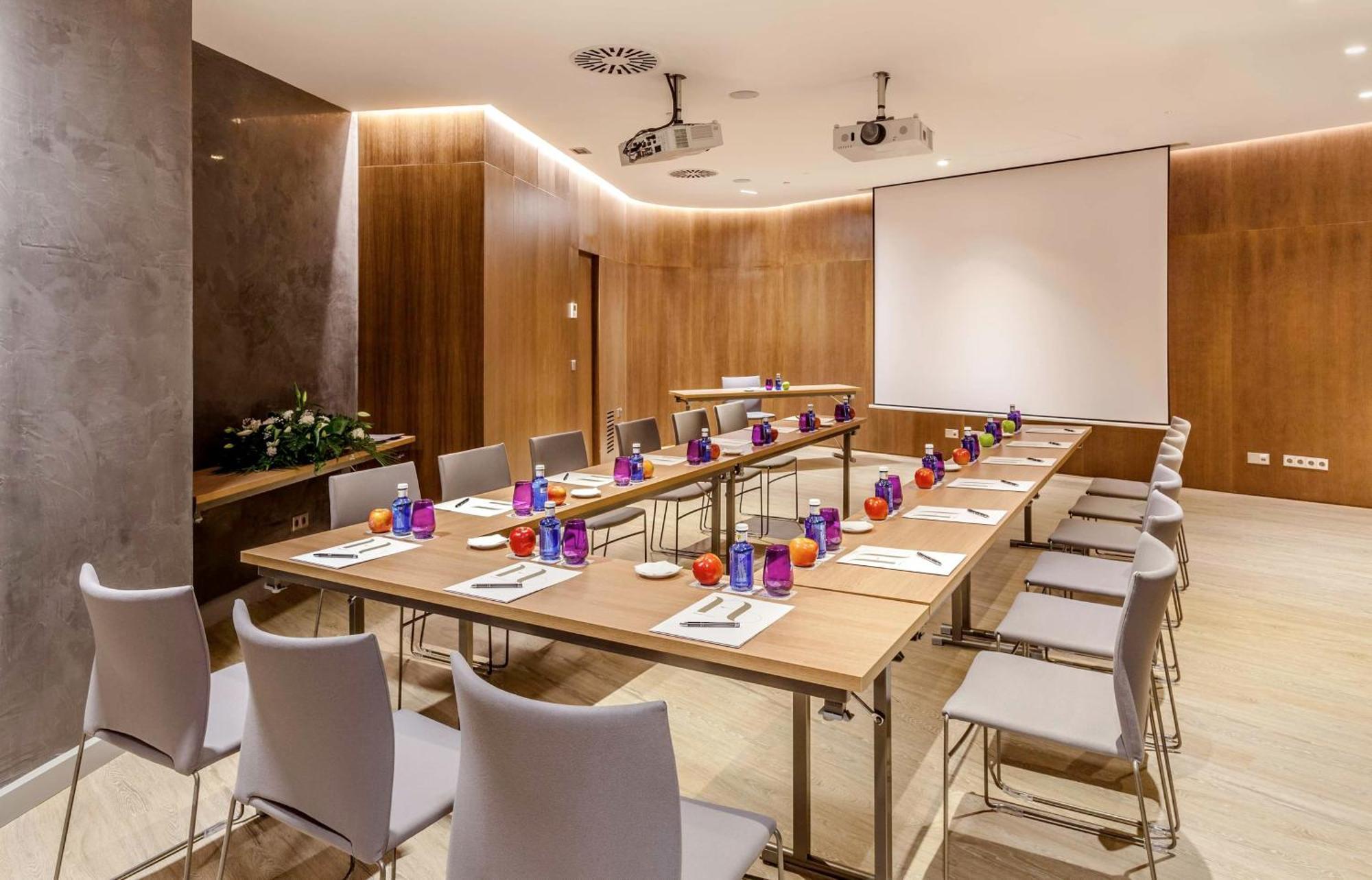 Barcelo Emperatriz Hotel Madrid Exterior photo Meeting room