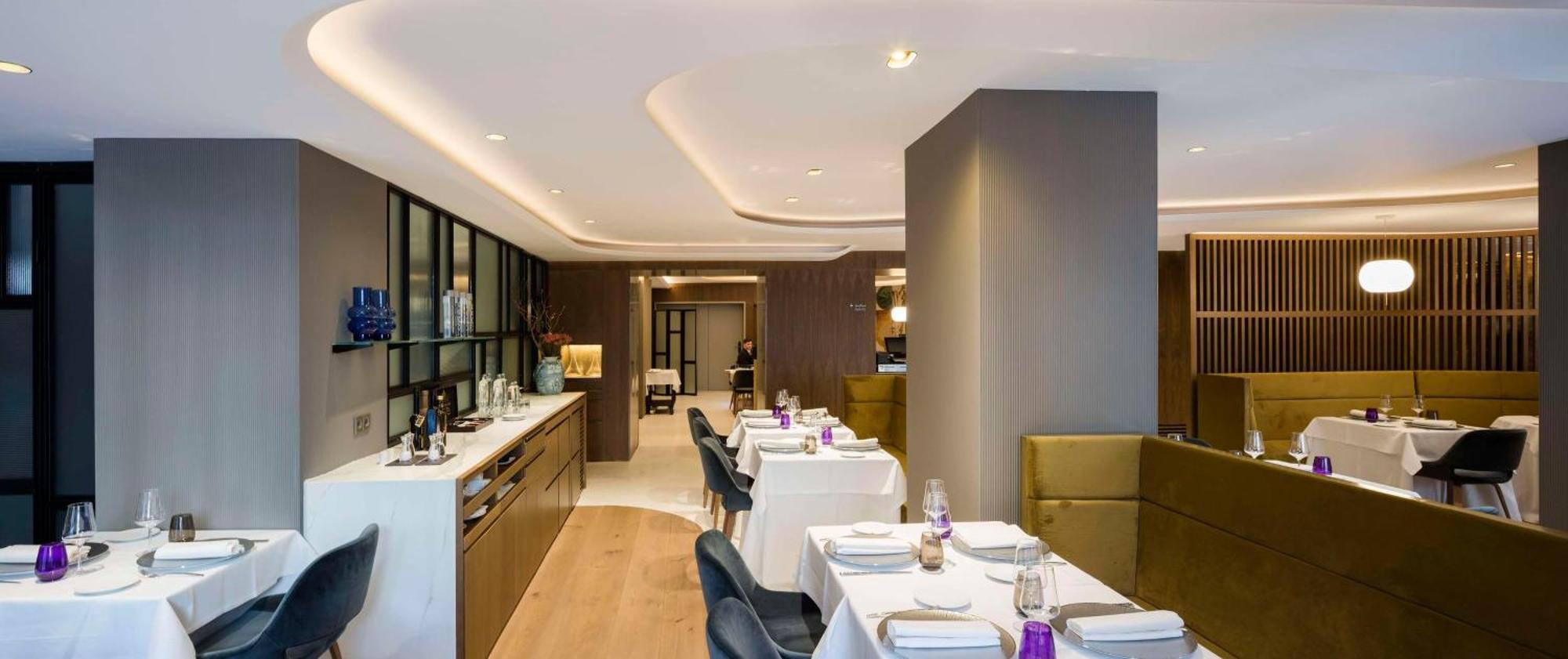 Barcelo Emperatriz Hotel Madrid Exterior photo The interior of the restaurant